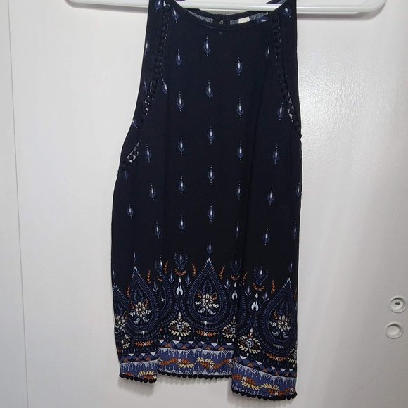 CUTE SLEEVELESS TOP - Picture 1 of 5